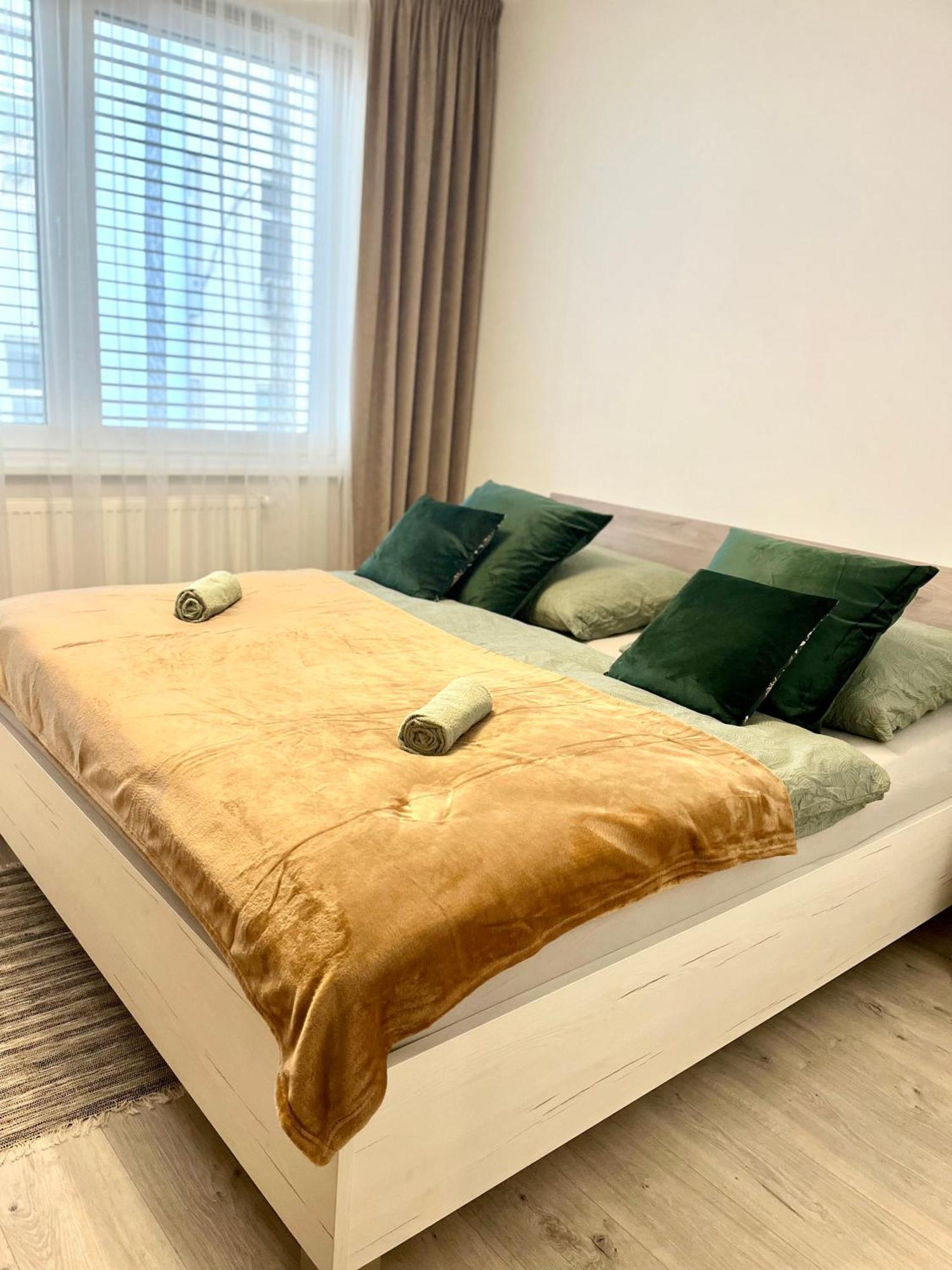 The Elite Ii Downtown Ac & Garage Parking Apartman *