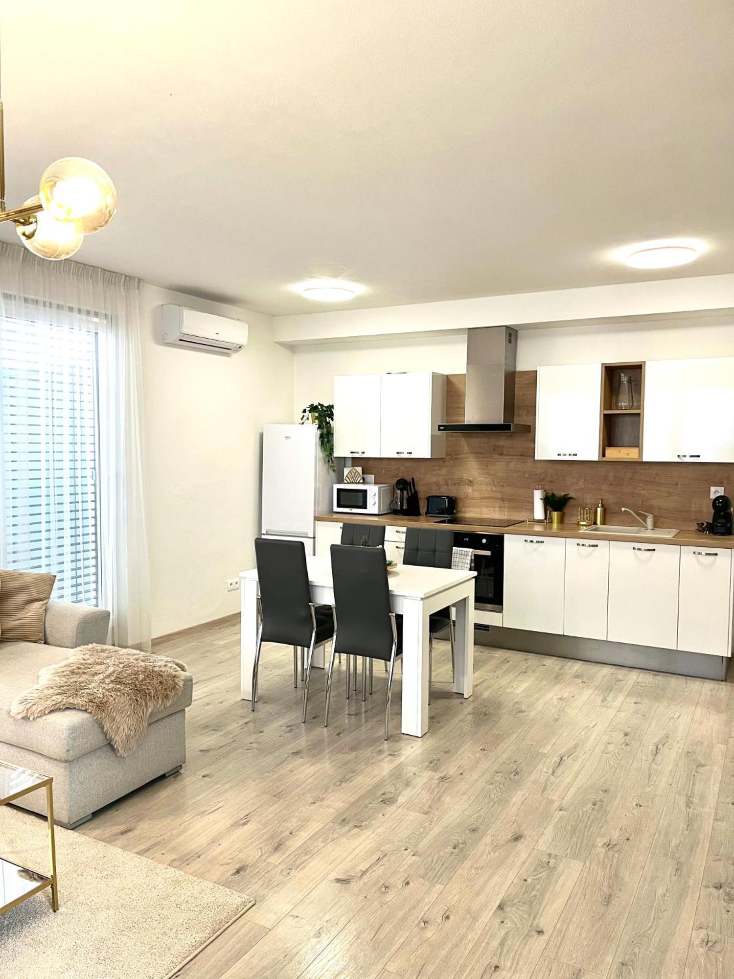 Apartman The Elite Ii Downtown Ac & Garage Parking Pozsony